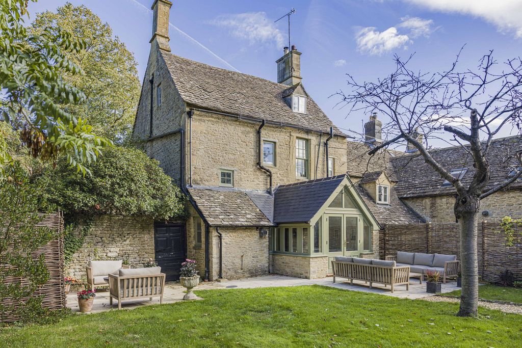 Property photo 3 of 24