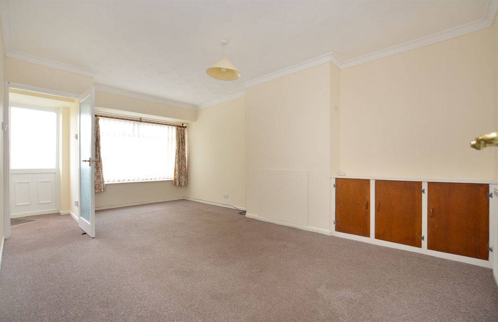 Property photo 2 of 11 2 - Living-Room