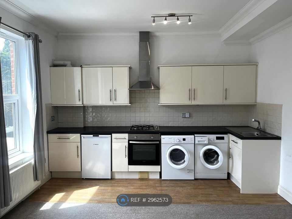 Property photo 2 of 6 Kitchen 2