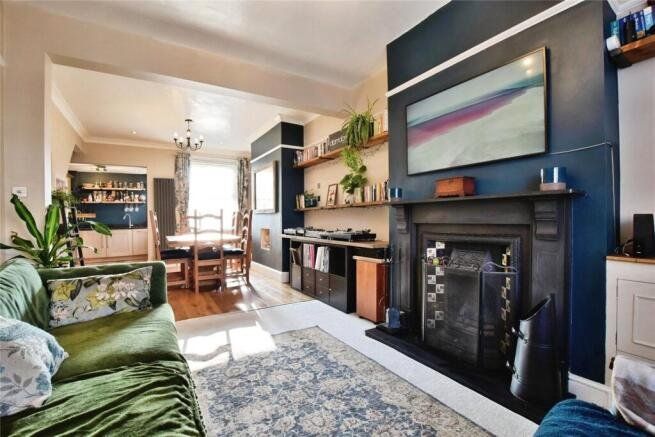 Property photo 3 of 13 Lounge