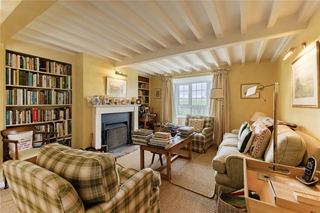 Property photo 3 of 27 Sitting Room