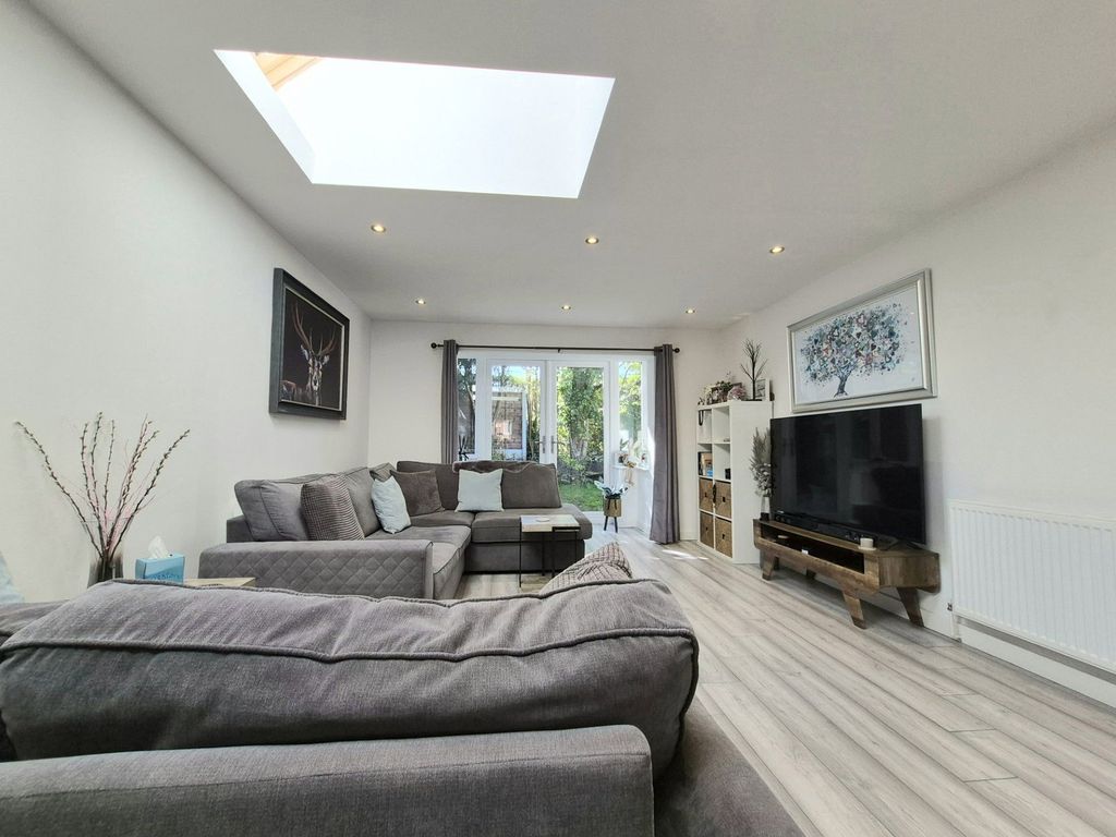 Property photo 2 of 19