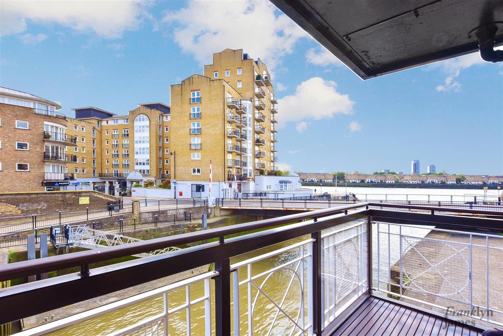 Property photo 2 of 17 63 Goodhart Place (14).Jpg