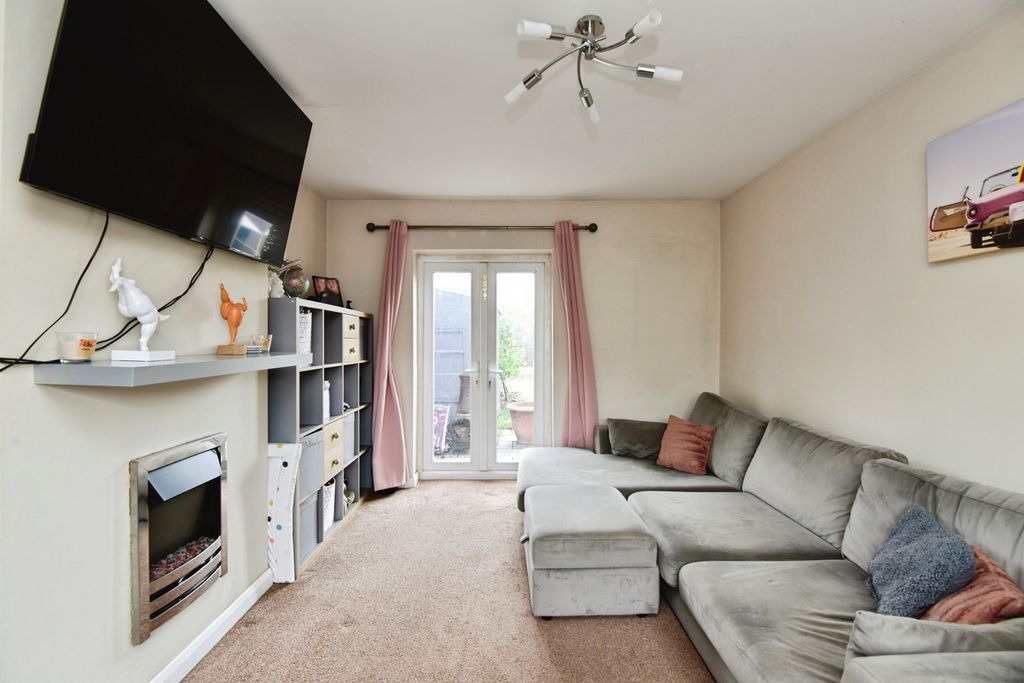 Property photo 2 of 16 Pbox-Img.Jpg
