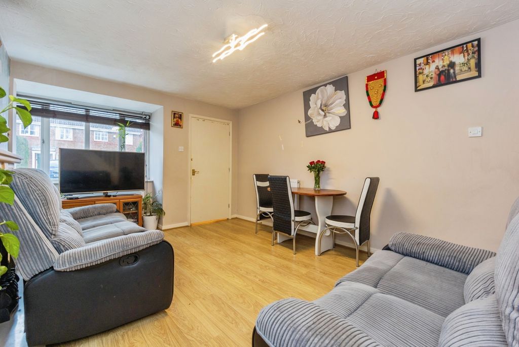 Property photo 3 of 19 Pbox-Img.Jpg