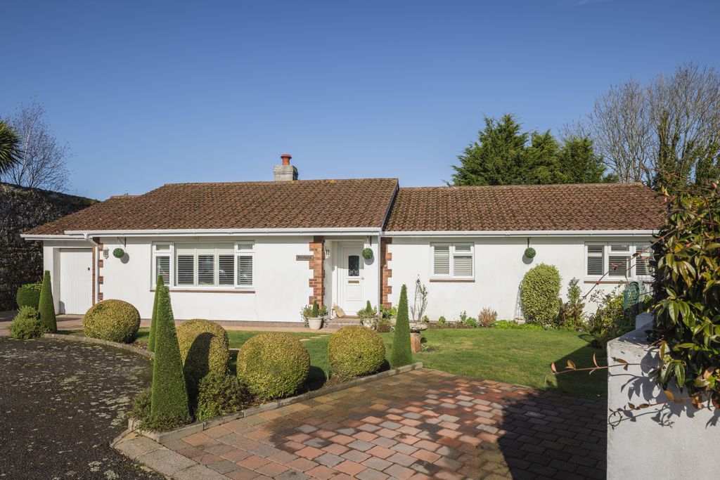 Property photo 3 of 20