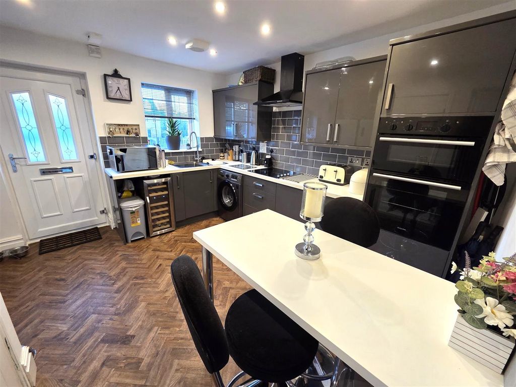 Property photo 3 of 12 20251026_072515.Jpg