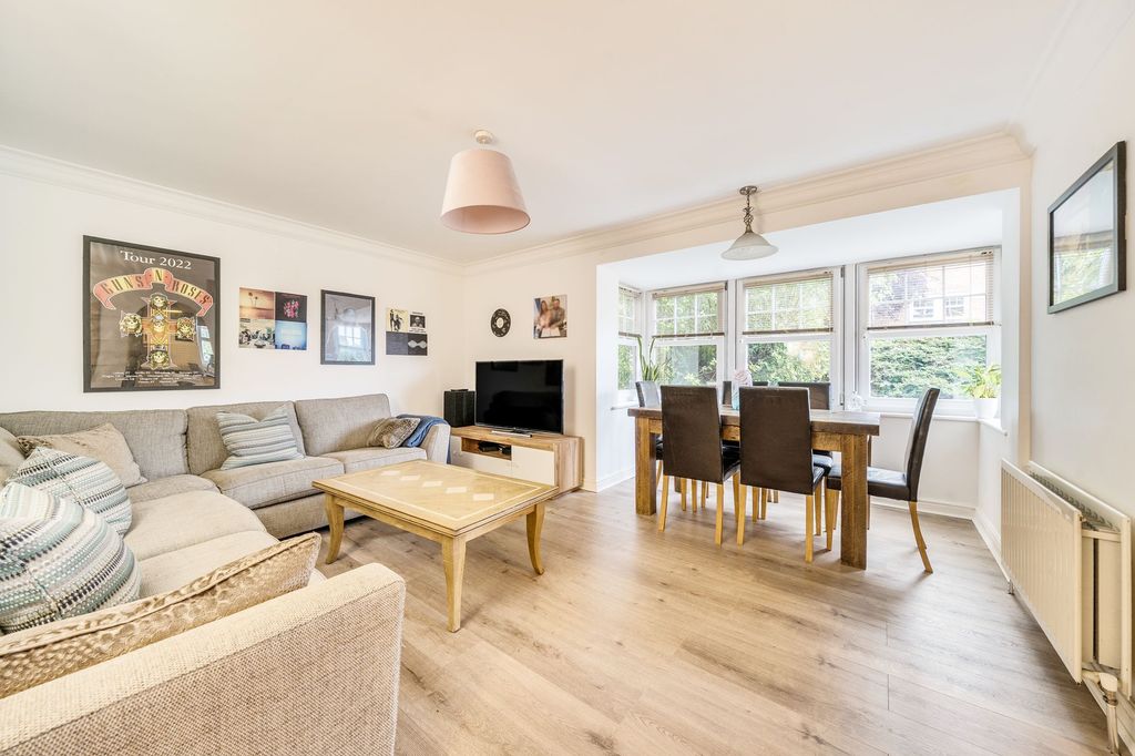 Property photo 2 of 11