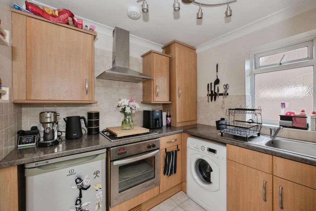 Property photo 2 of 12 Photo