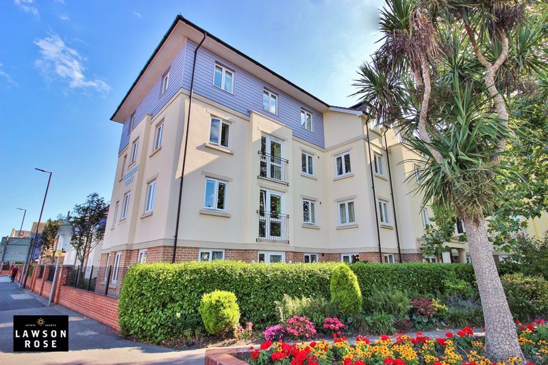 Property photo 1 of 13 .