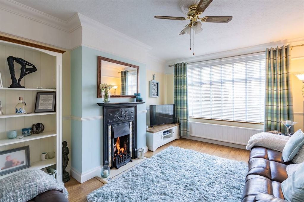 Property photo 3 of 22