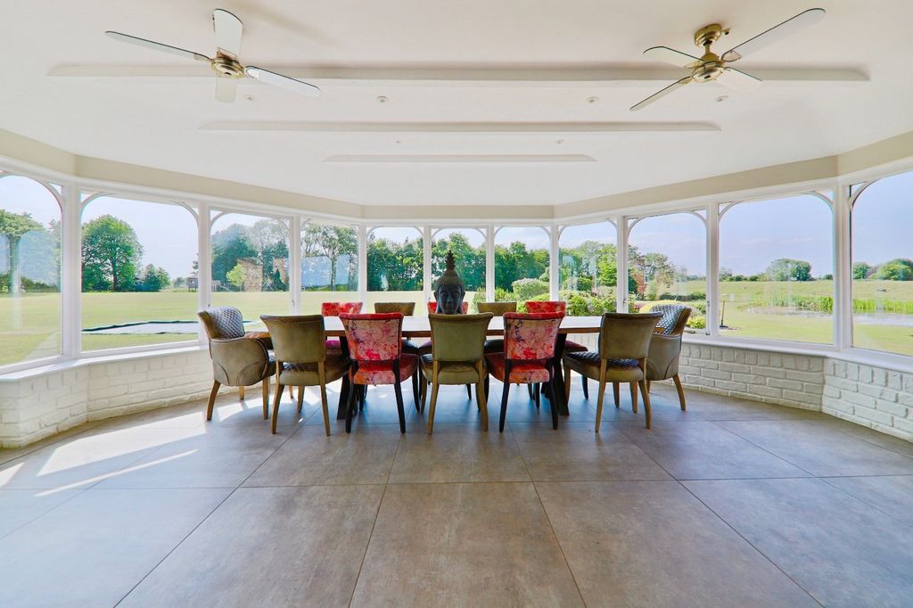 Property photo 3 of 38 2610508