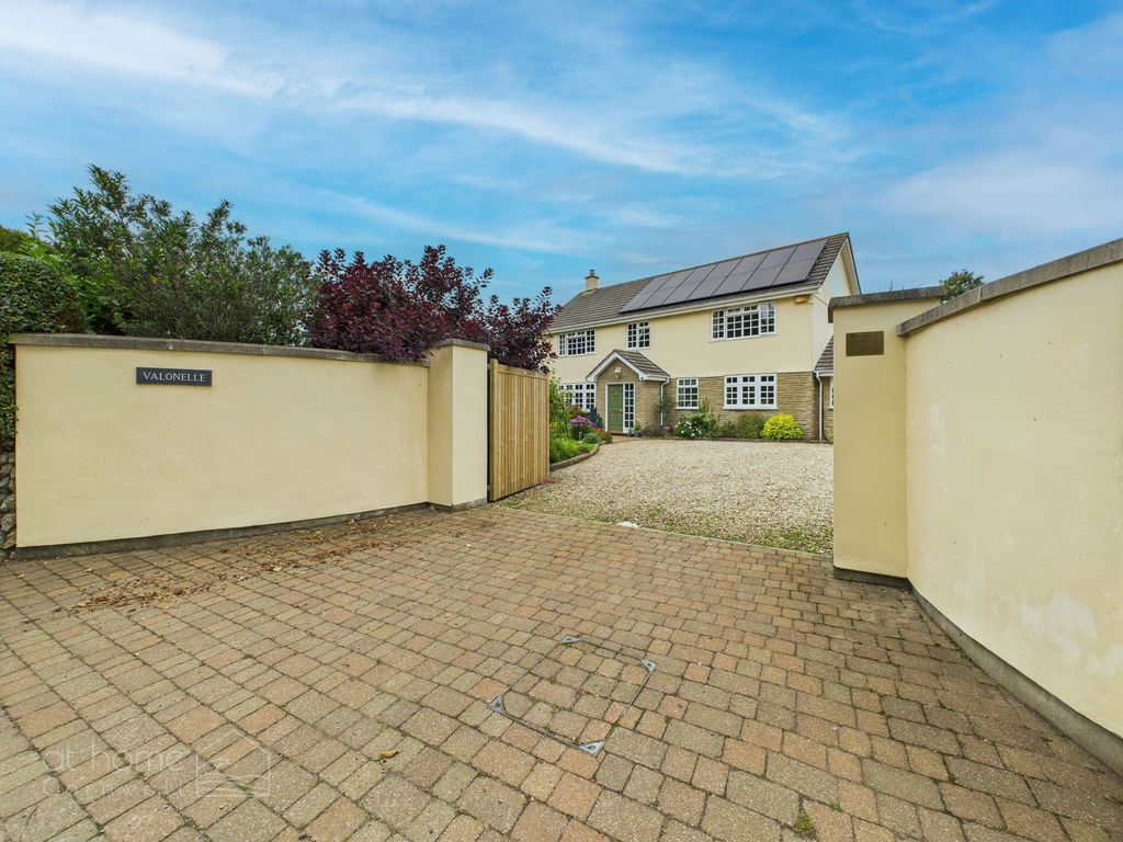 Property photo 2 of 78