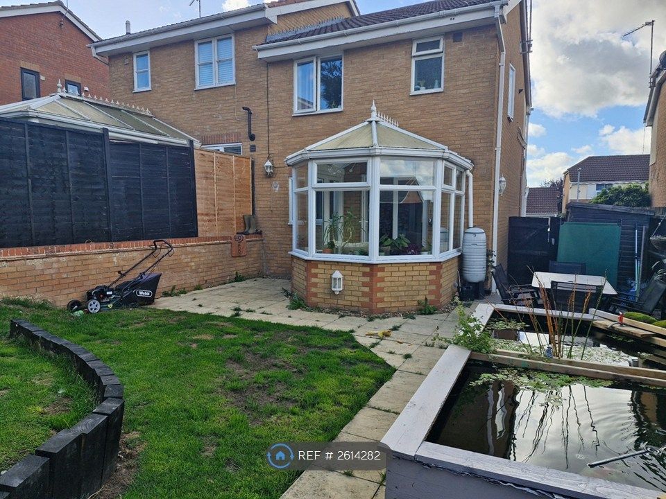 Property photo 2 of 11
