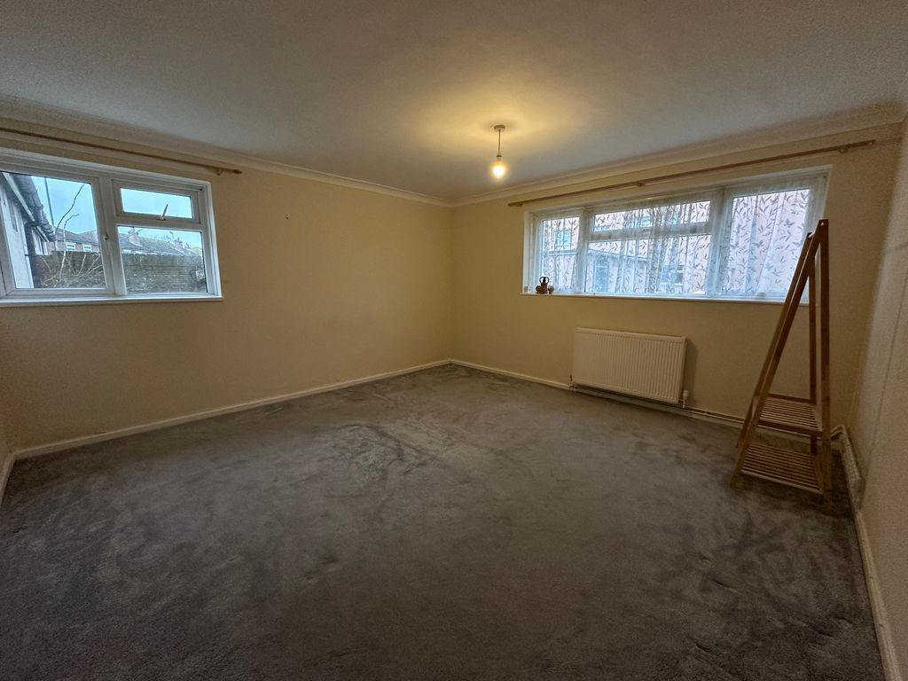 Property photo 2 of 7 Photo 2