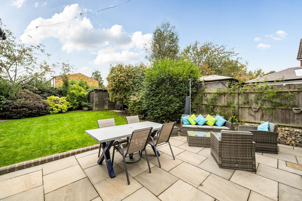 Property photo 2 of 23