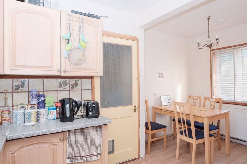 Property photo 2 of 9 Kitchen