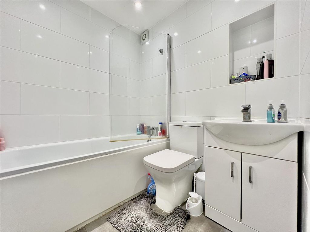 Property photo 2 of 5 Family Bathroom/ WC