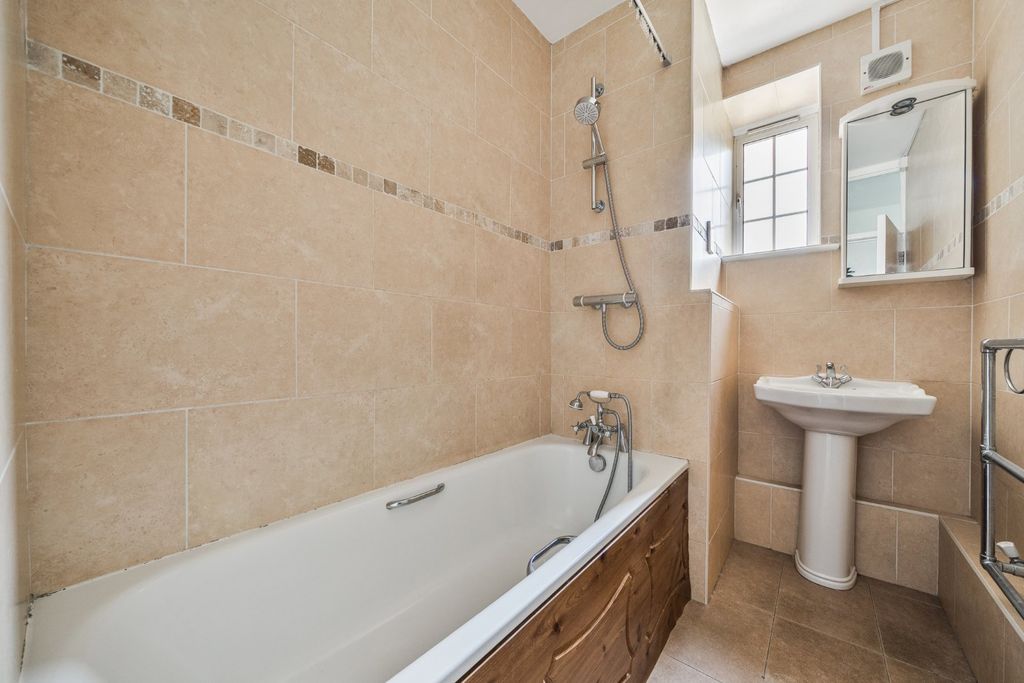 Property photo 3 of 12 Picture No. 32