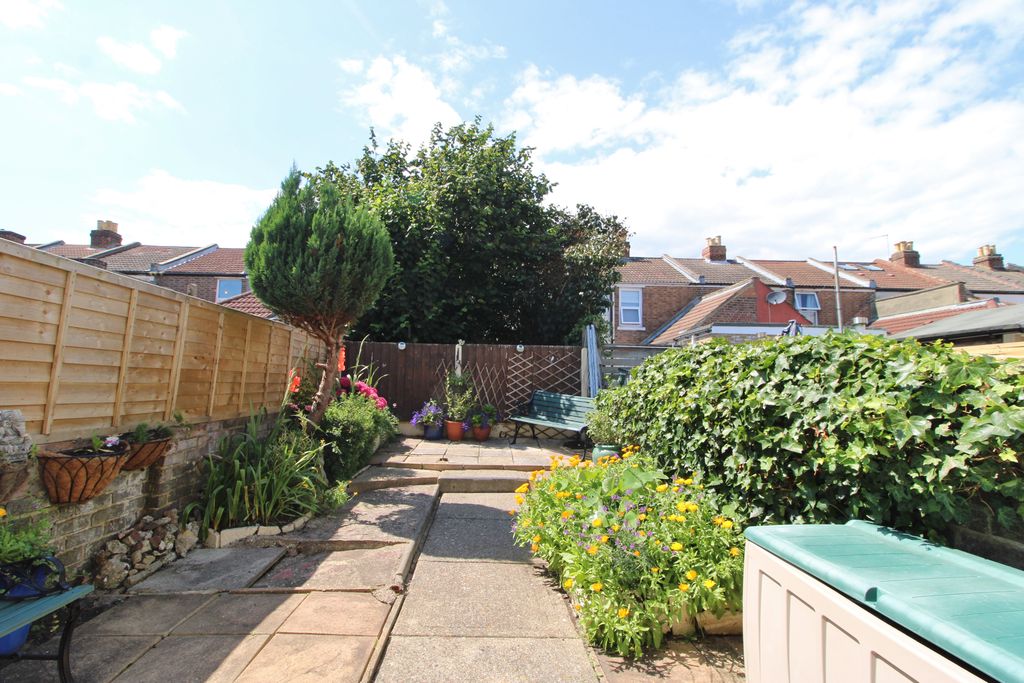 Property photo 3 of 17