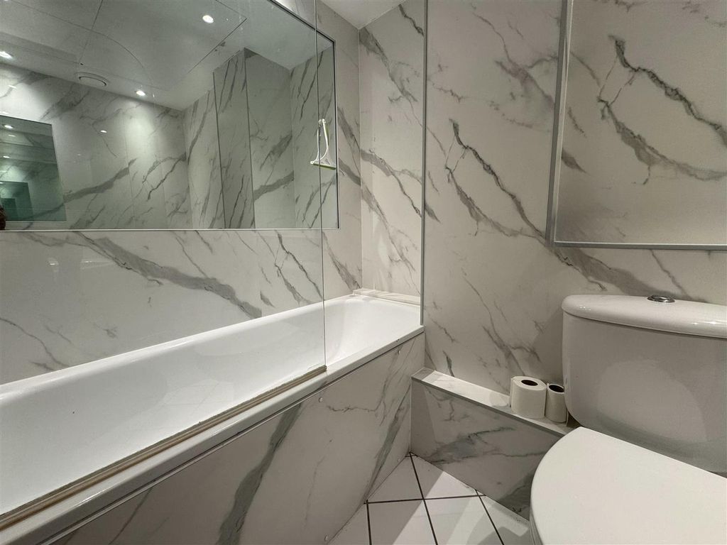 Property photo 2 of 12 F4976E9F-F49d-48Fc-8F00-2F89F56559Ba.Jpg