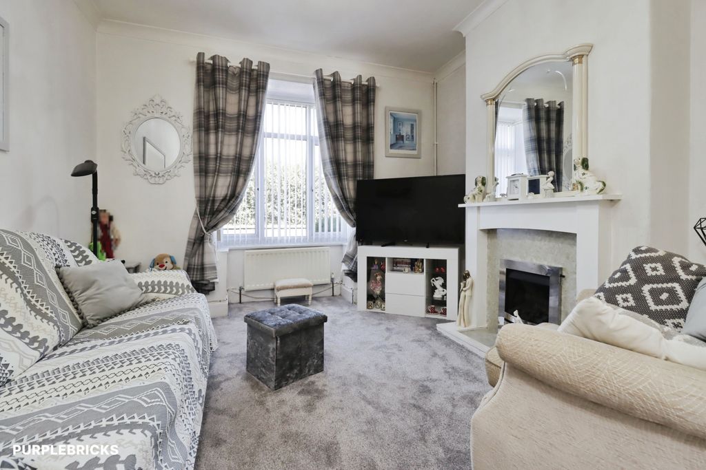 Property photo 2 of 35