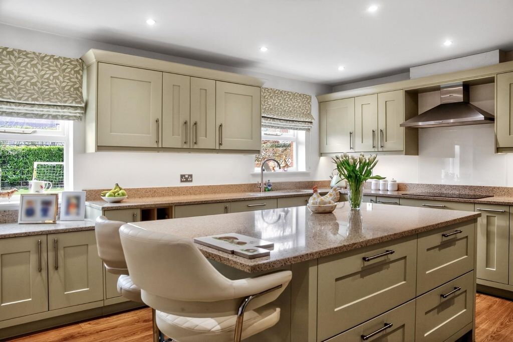 Property photo 2 of 22 4Moorpark-2.Jpg