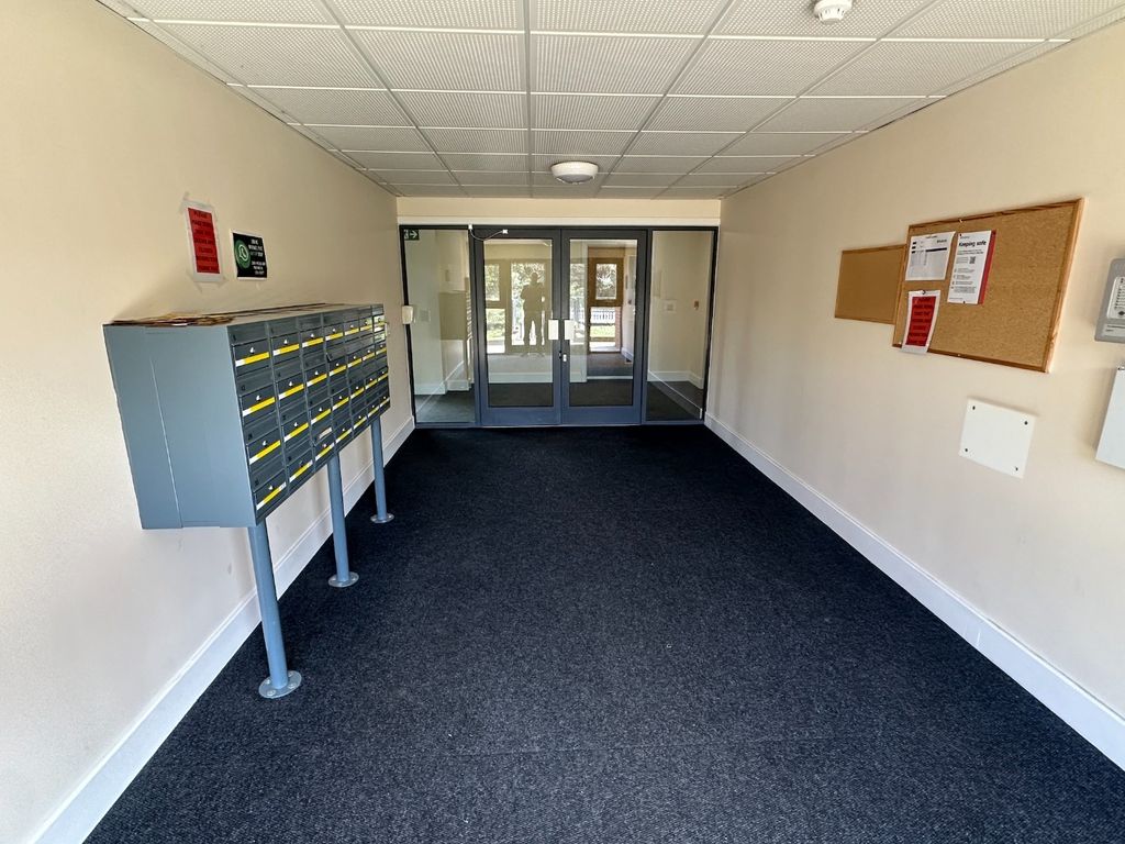 Property photo 2 of 9 4939203