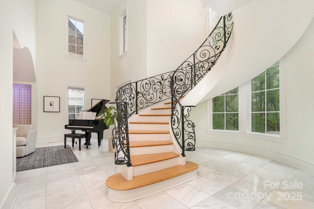 Property photo 2 of 42 <Alttext/>