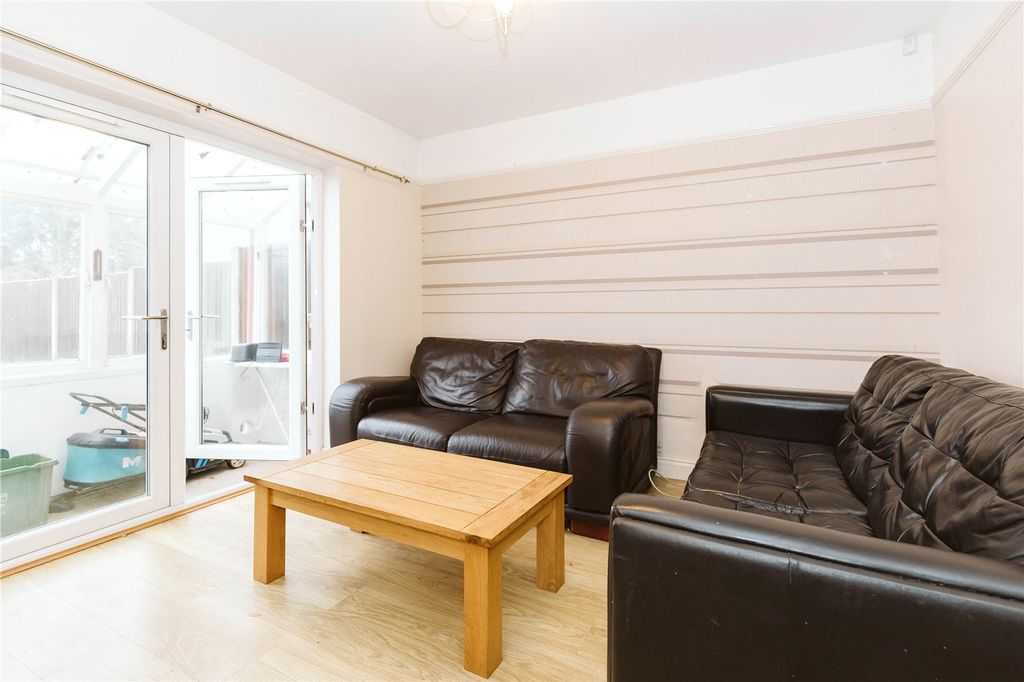 Property photo 3 of 11 Picture No. 21