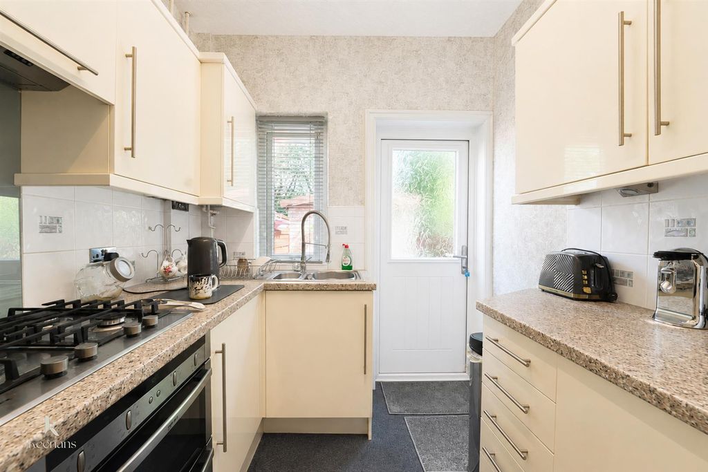 Property photo 3 of 20 White-13.Jpg