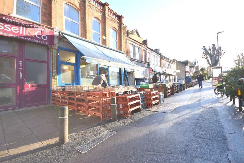 Property photo 3 of 8