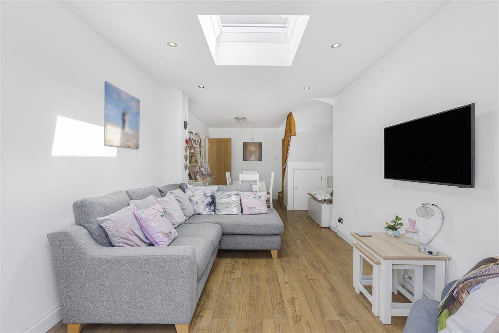 Property photo 3 of 25 107_19879.Jpg