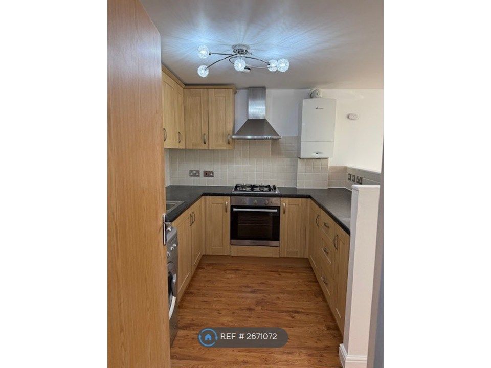 Property photo 2 of 10 Kitchen