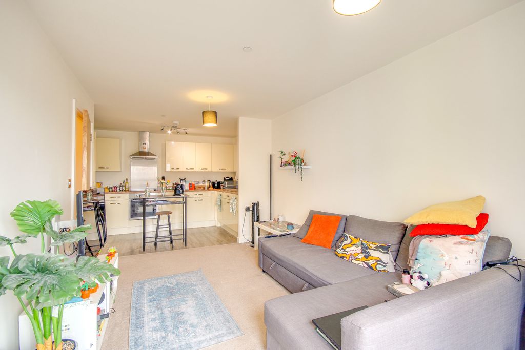 Property photo 1 of 5