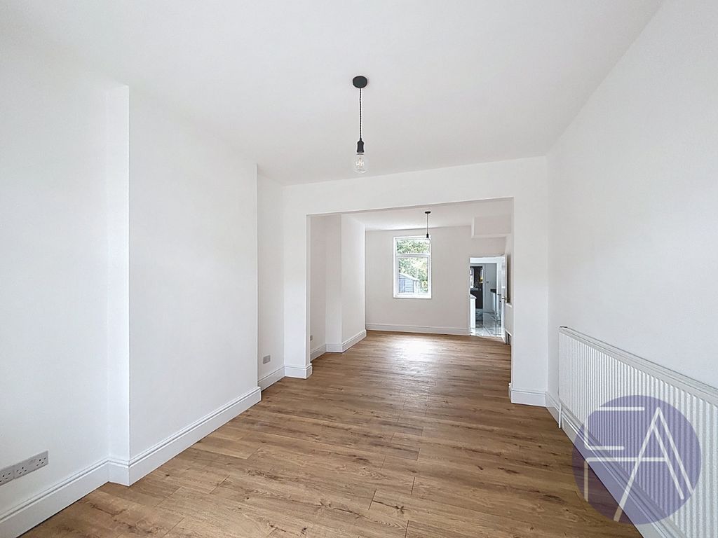 Property photo 2 of 23 4517164