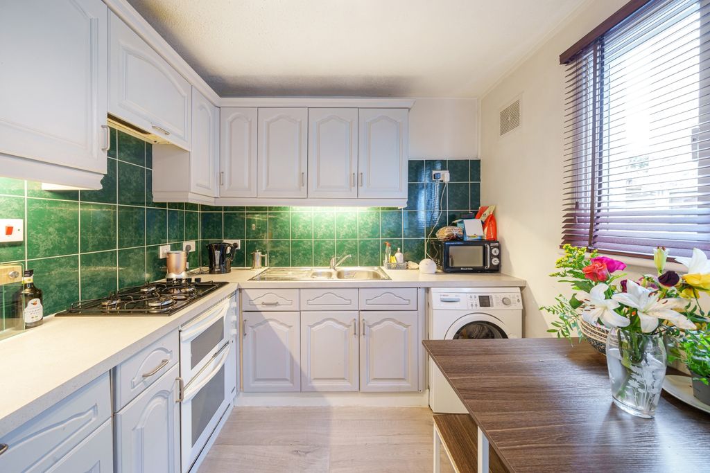 Property photo 3 of 16 1183771 (13)