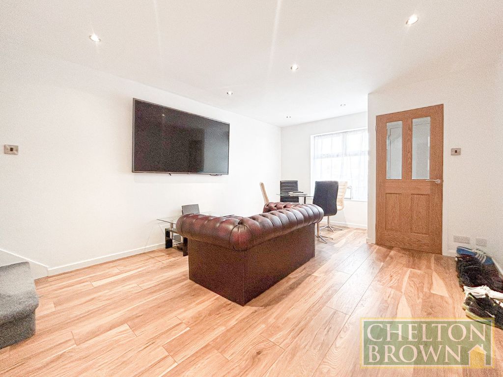 Property photo 3 of 28 Living Room