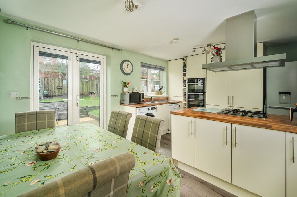 Property photo 2 of 23