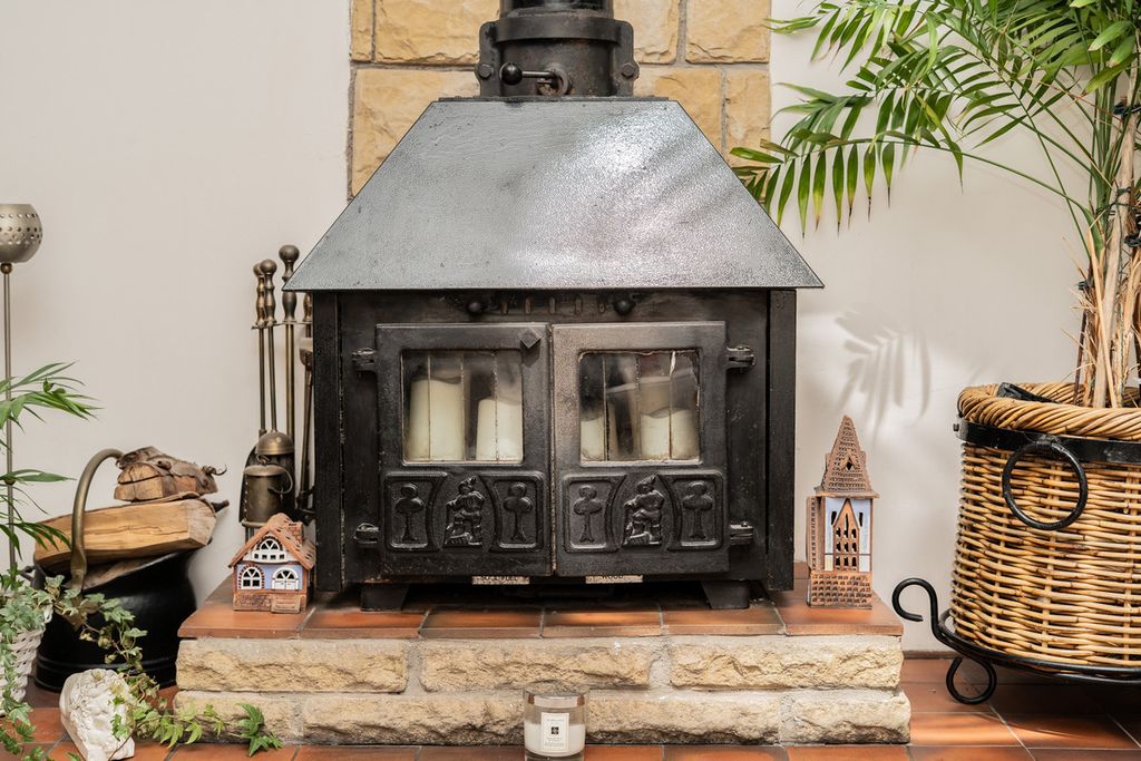 Property photo 3 of 18