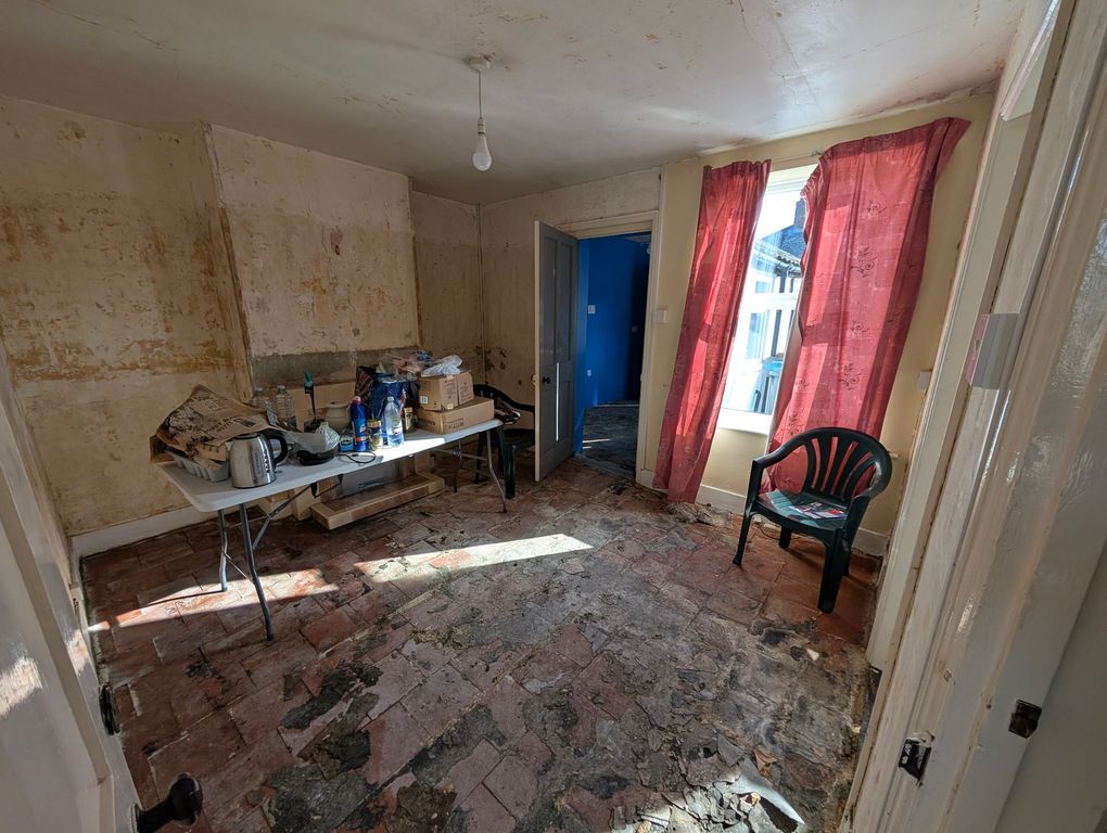 Property photo 3 of 11