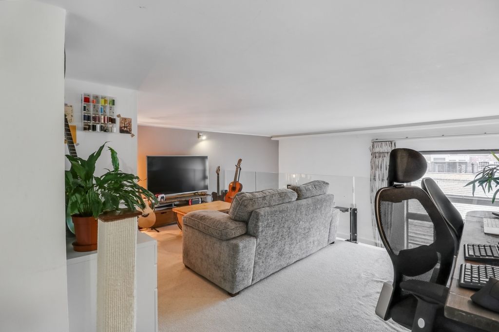 Property photo 3 of 22 Img_4135