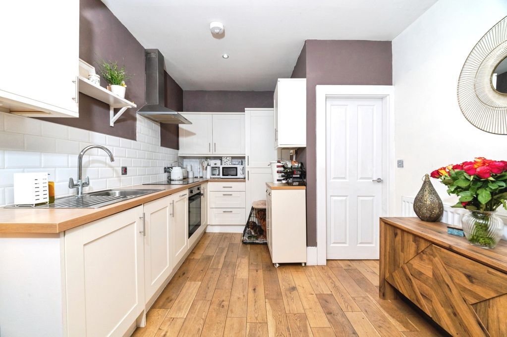 Property photo 2 of 17 Kitchen View 2