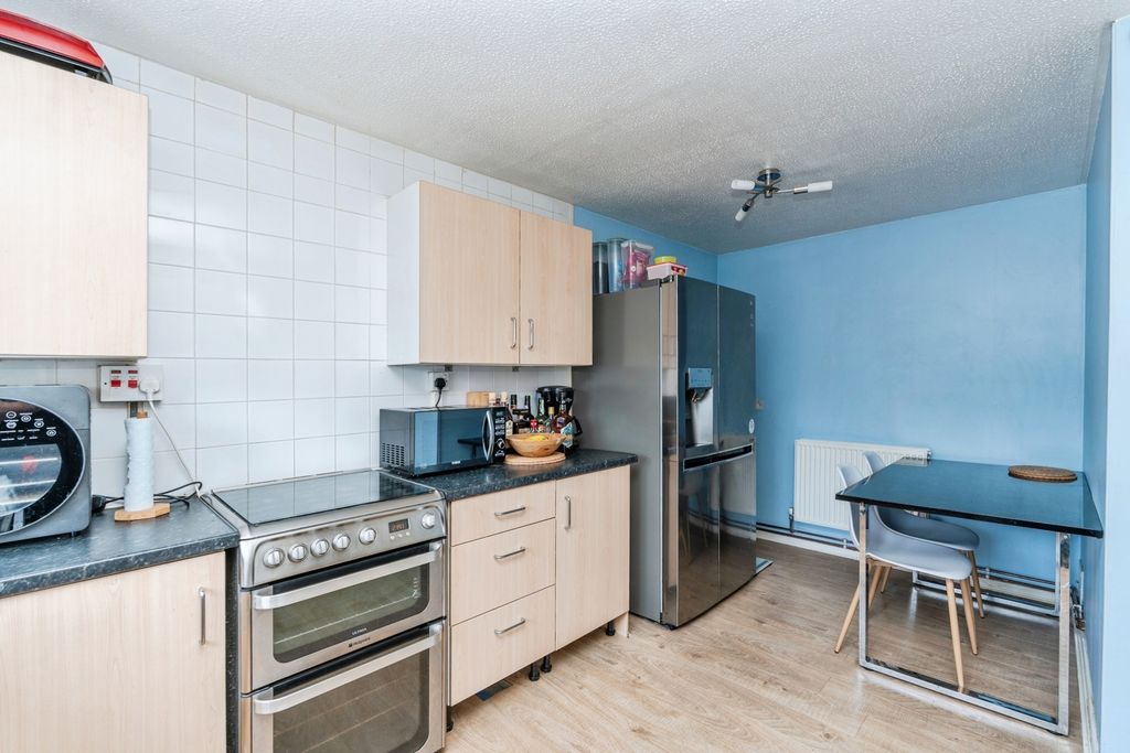 Property photo 3 of 24 Pbox-Img.Jpg