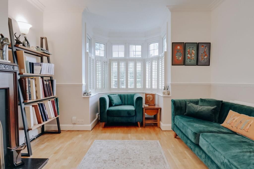 Property photo 2 of 18 Davidson Frost-Wellings, Dfw, Merry Hill Road, Bus