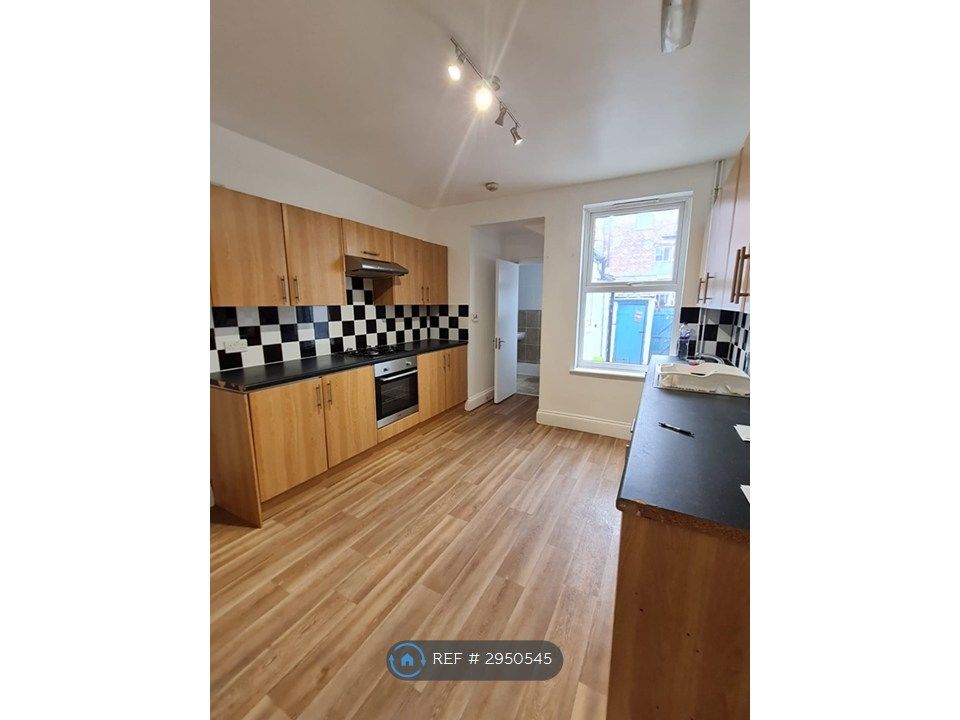 Property photo 2 of 12 Kitchen Diner