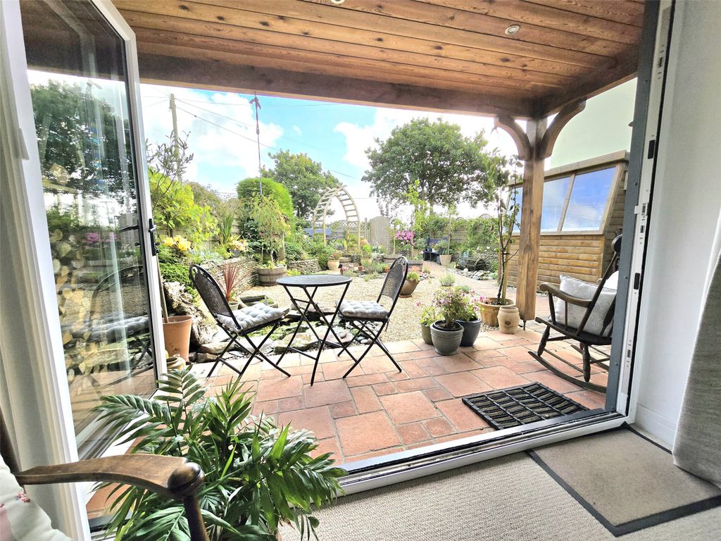 Property photo 1 of 14 Sun Terrace