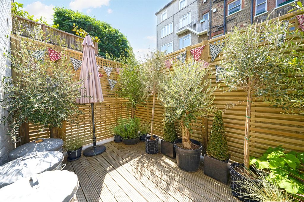 Property photo 1 of 17 Picture No. 03