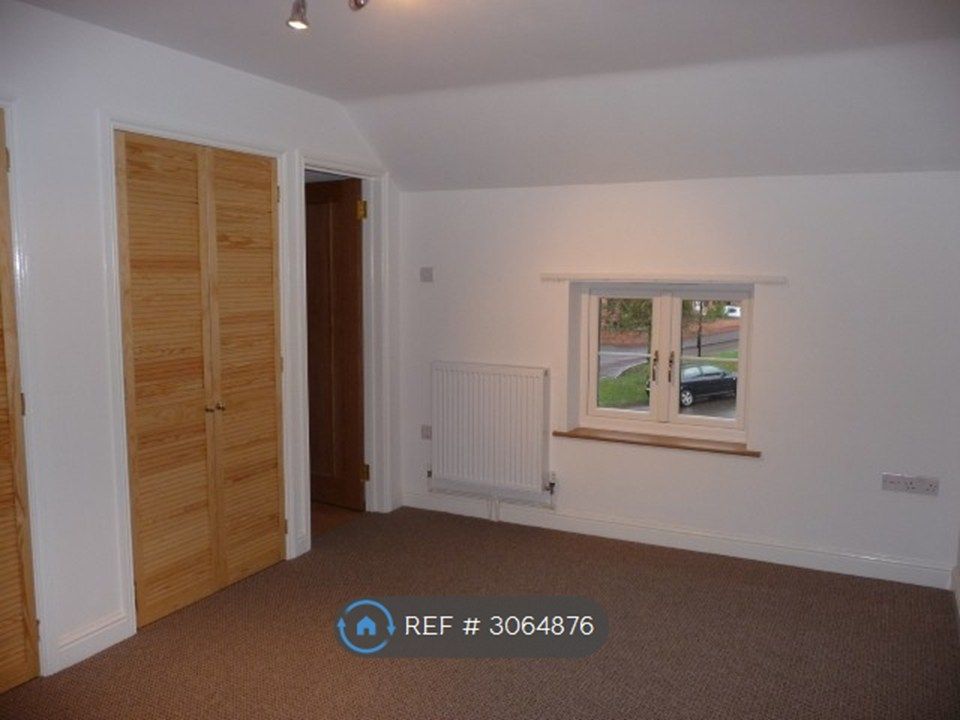 Property photo 3 of 7 Bedroom 1