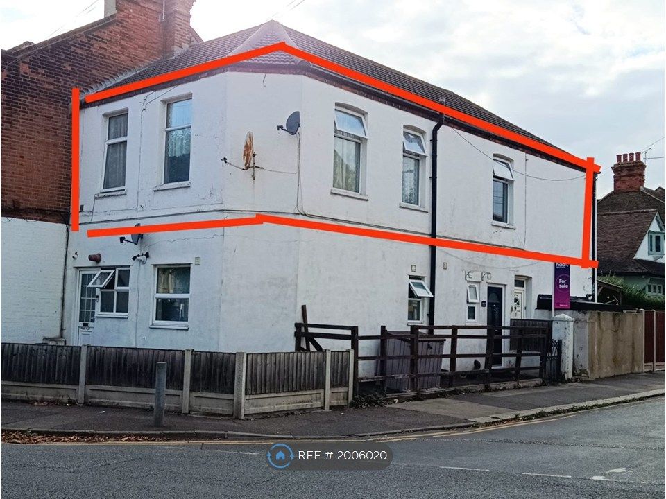 Property photo 1 of 18 Spacious Two Bedrooms Flat